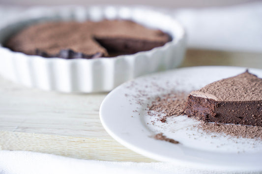 Simple flourless chocolate cake